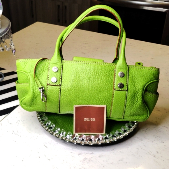 Michael Kors Green leather purse - Picture 4 of 6